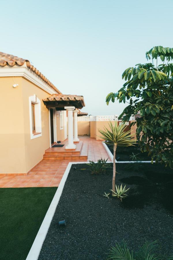 Moderne Villa Met Verwarmd Zwembad In Corralejo Esterno foto