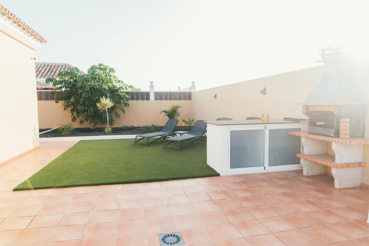 Moderne Villa Met Verwarmd Zwembad In Corralejo Esterno foto