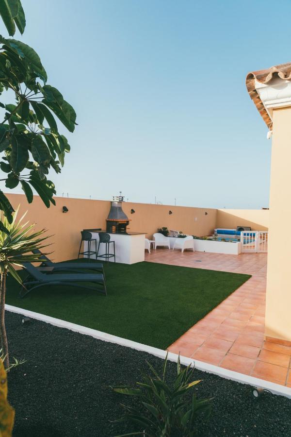 Moderne Villa Met Verwarmd Zwembad In Corralejo Esterno foto